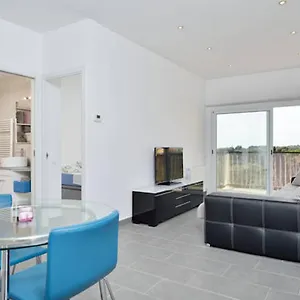 Apartment Cosy Well Situed With Sea View