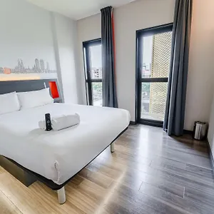Hotell Easyhotel Barcelona Fira